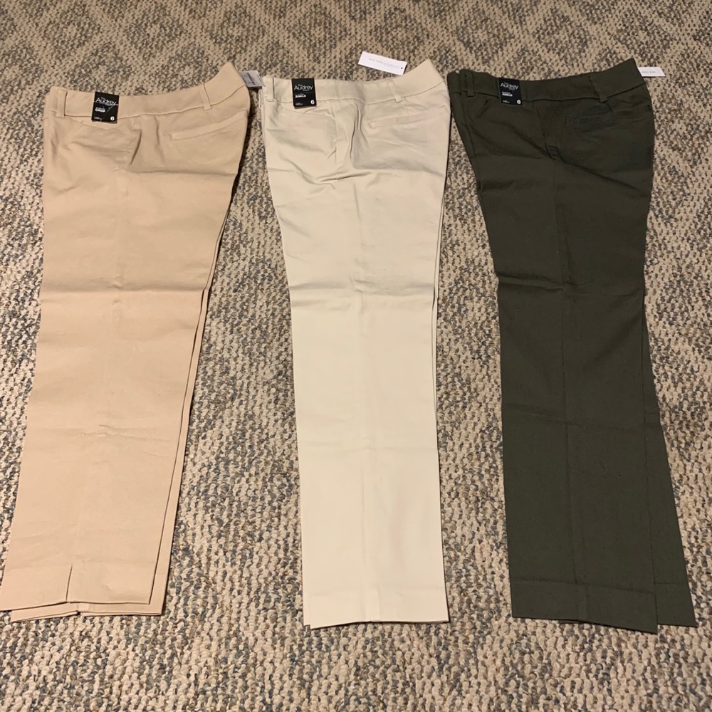 NWT!! New York & Company crop and ankle pant!!